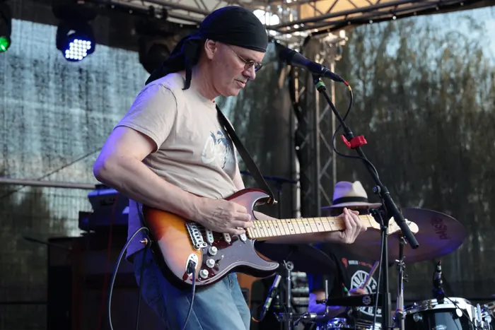 Eric Kern an der Gitarre